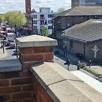 Immaculate 1-Bed Apartment In London