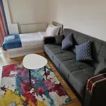 Immaculate 1-Bed Apartment In London