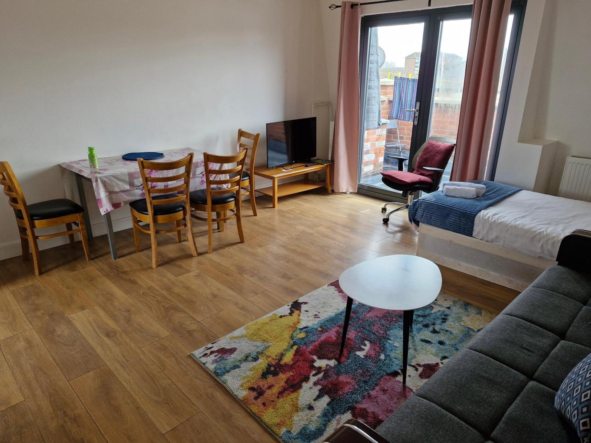 Immaculate 1-bed In Appartamento Londra