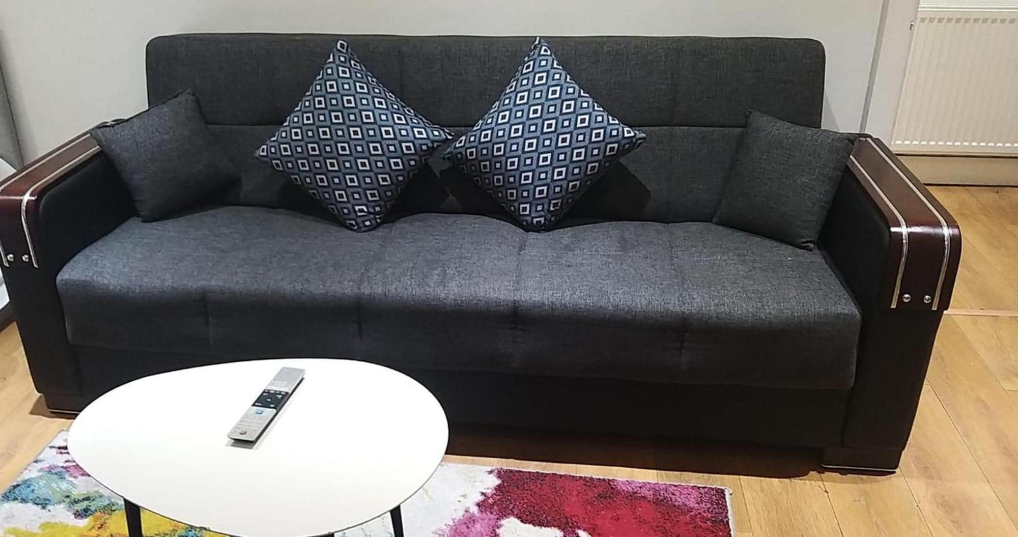 Immaculate 1-bed In Apartment *